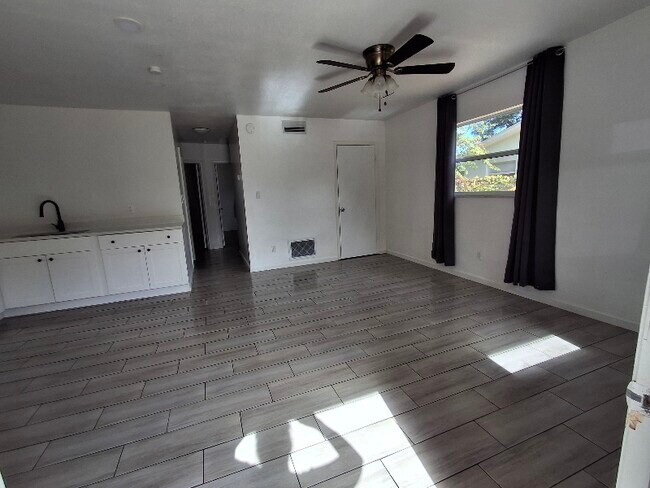 Foto del edificio - 6477 146th Ave N