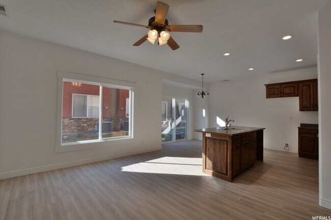 Building Photo - 286 S 810 W