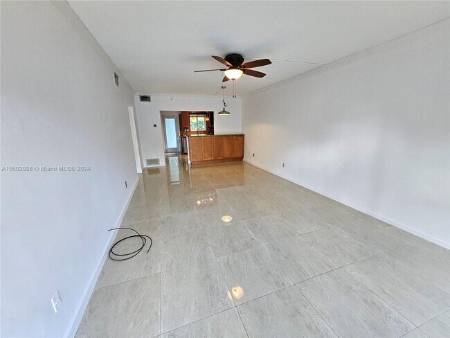Foto del edificio - 733 NW 30th Ct