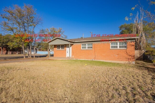 Building Photo - Beautiful 3 bed across from school