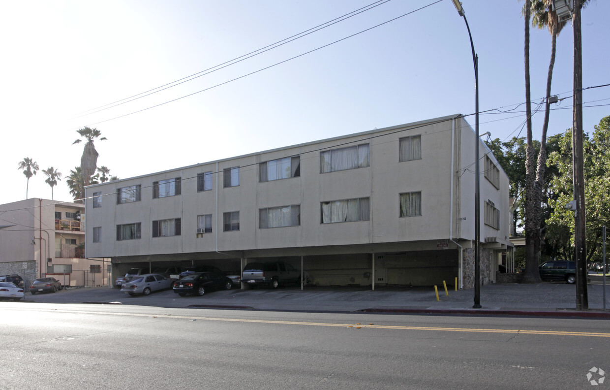 Building Photo - 408 S 5th St