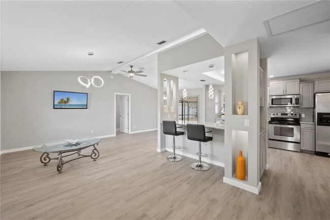 Foto del edificio - 22185 Olean Blvd