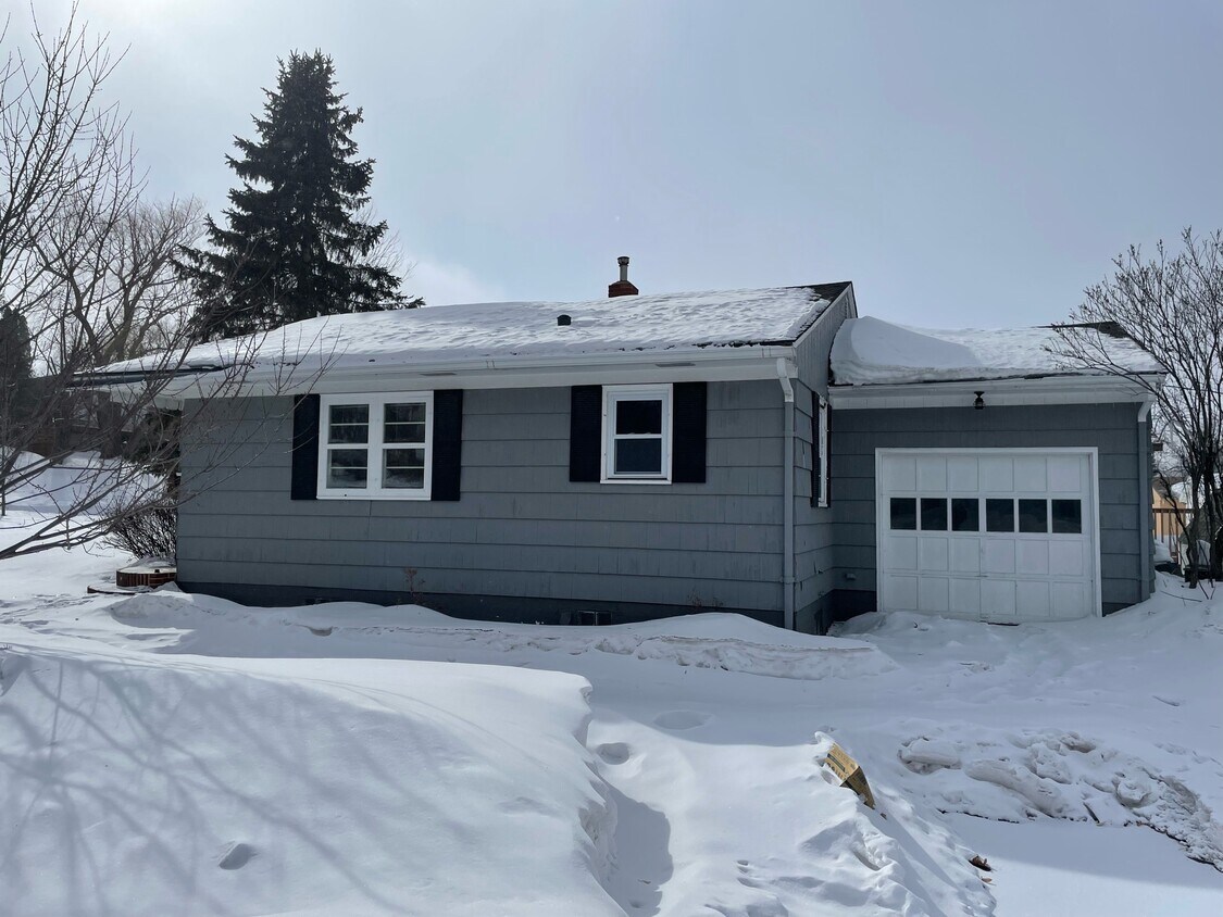 702 W Bancroft Ave, Fergus Falls, MN 56537 House Rental in Fergus