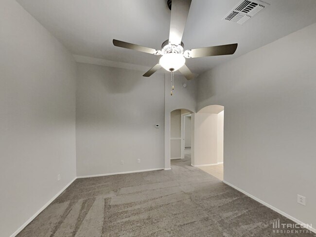Foto del edificio - 1492 E Stirrup Ln
