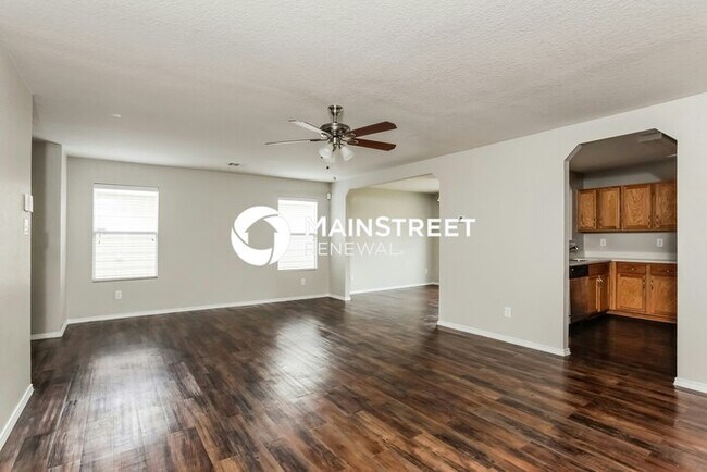 Foto del edificio - 3 Bedroom Pet-Friendly Home in San Antonio, TX with Main Street Renewal