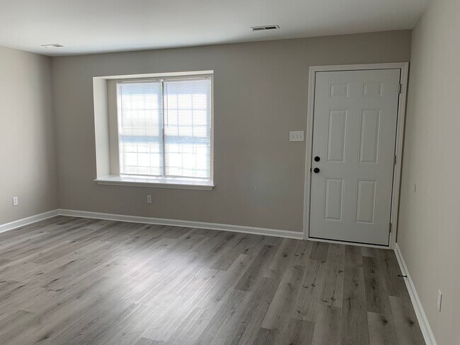 Building Photo - 5302