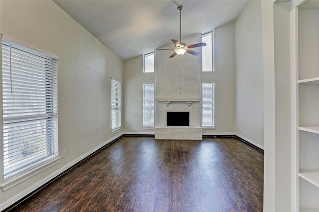 Building Photo - 1403 Wood Haven Drive