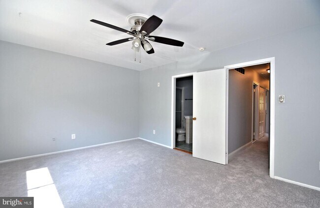 Foto del edificio - 13 Centennial Ridge Dr