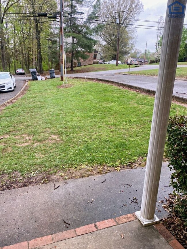 Foto del edificio - 328 Oriole Dr