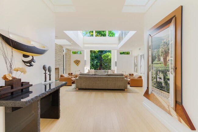 Foto del edificio - 1339 Capri Dr