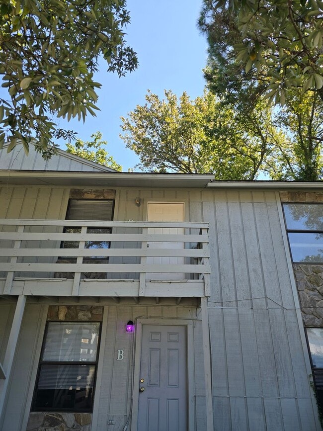 Building Photo - Landview Drive ABCD