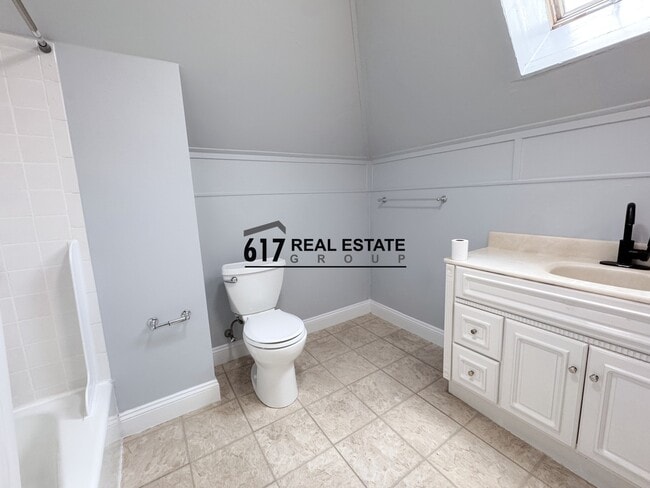 Building Photo - 26 Royal St