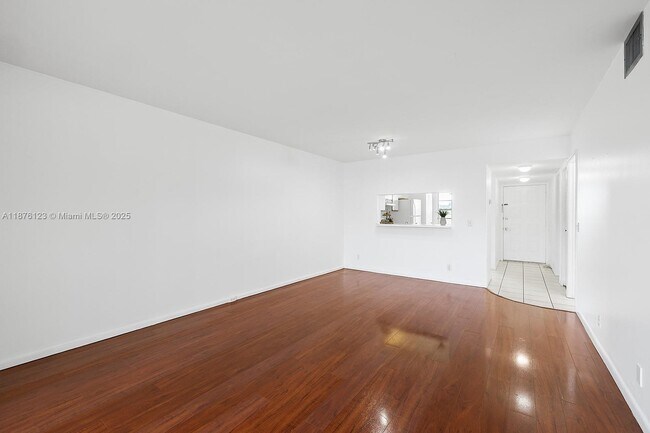 Foto del edificio - 650 SW 124th Terrace