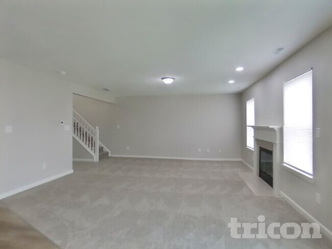 Foto del edificio - 676 Blue Meadow Dr