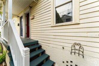 Building Photo - 530 E Gordon Ln
