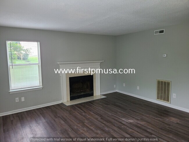 Building Photo - Hixson Townhome