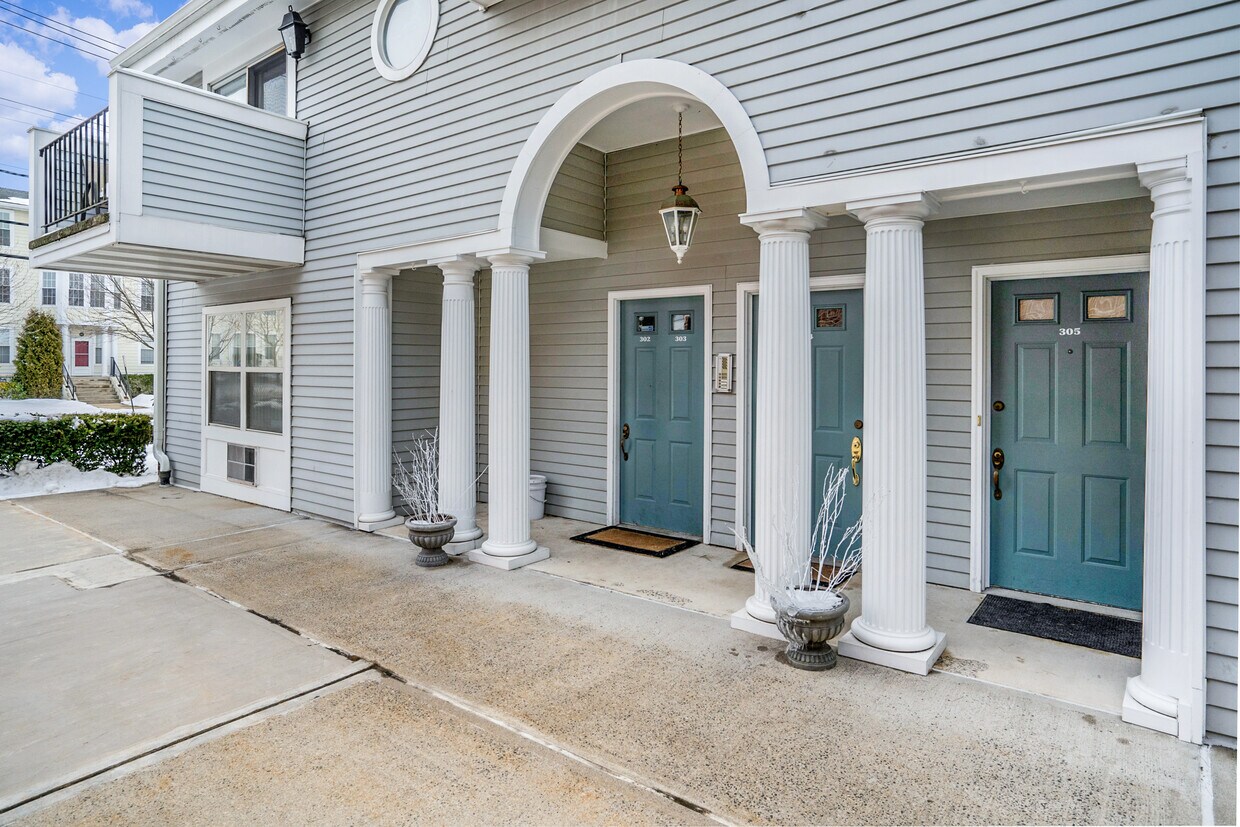 Primary Photo - 36 Greenridge Ave