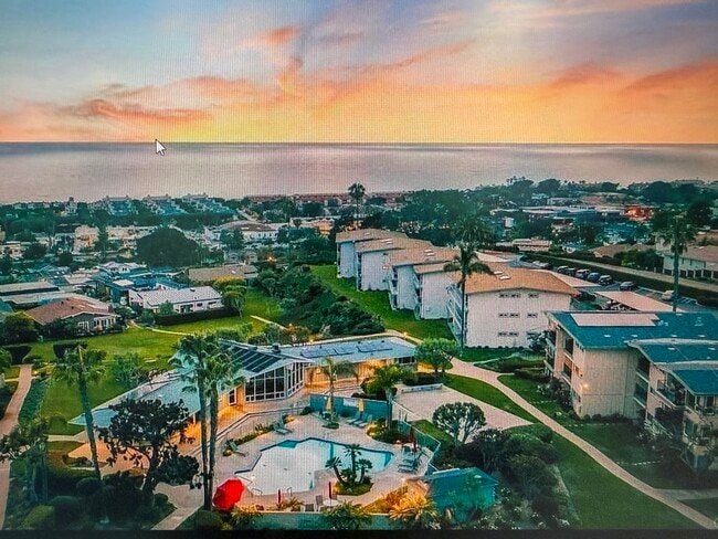 Building Photo - 632 E Solana Cir