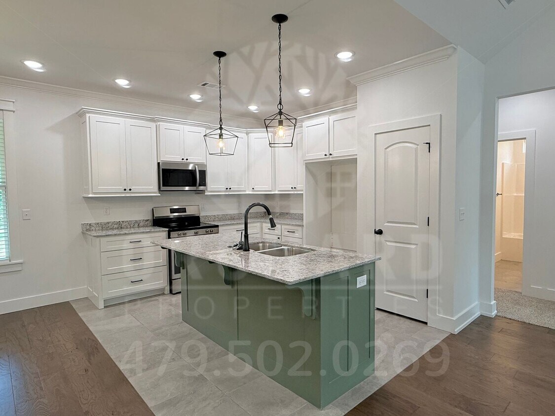 Foto principal - Bella Vista Single-Family Home- 2 Bed/ 2 B...