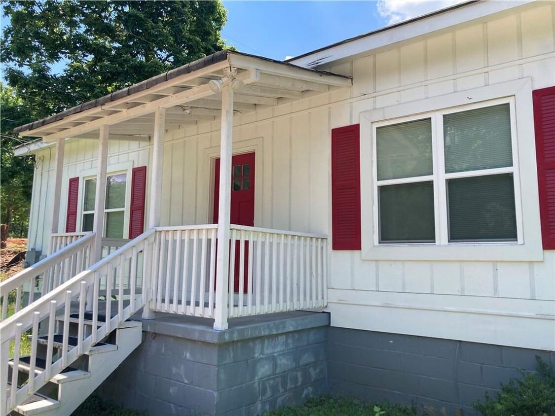 Primary Photo - 2 bedroom 1 bath single family home