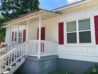 Building Photo - 4624 Pinecrest Dr