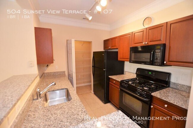 Building Photo - 504 Sunset View Ter