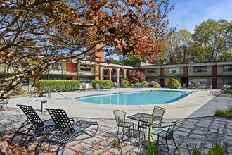 Building Photo - 807 W Trinity Ave