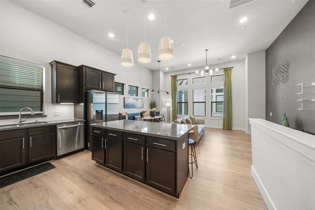 Foto del edificio - 2616 Riverside Dr