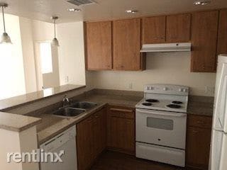 Building Photo - 2 br, 1 bath Apartment - 18151 Beach Blvd