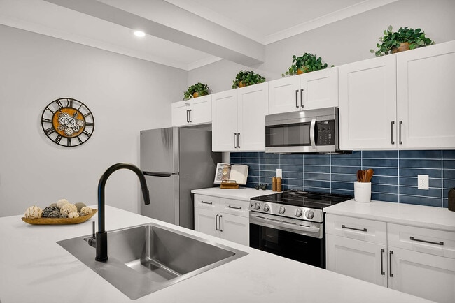 Building Photo - Pointe Grand Fort Pierce