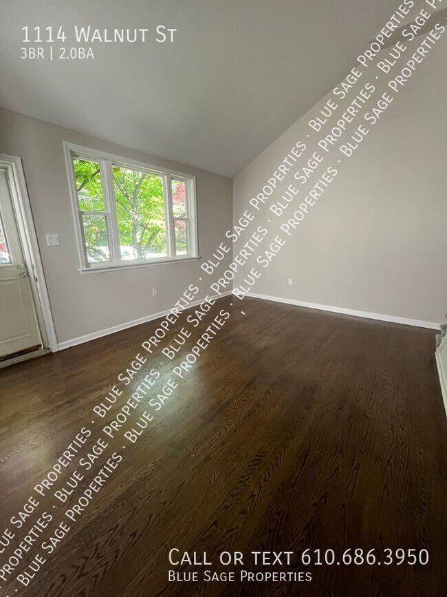 Building Photo - Beautifully rehabbed 3 bedroom/2 bath home...
