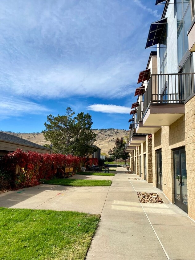 Primary Photo - Unique North Boulder Two Bedroom Condo Lof...