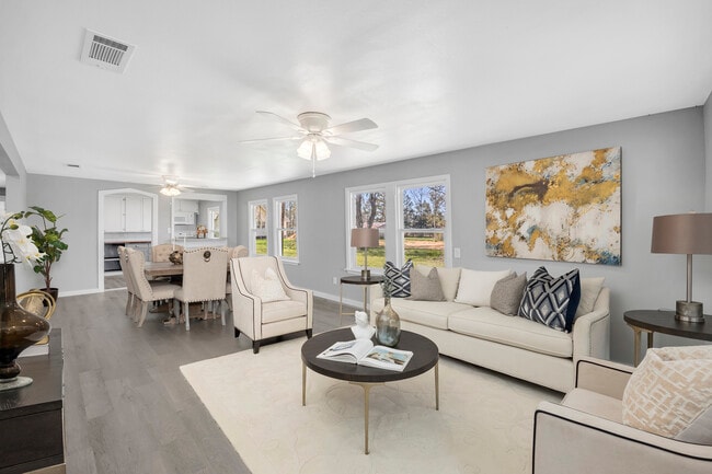 Foto del edificio - 4255 State Highway 323 W