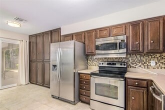 Building Photo - 4800 Palmetto St