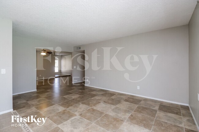 Foto del edificio - 2331 E Alameda Dr