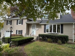 Building Photo - 7 Conrad St