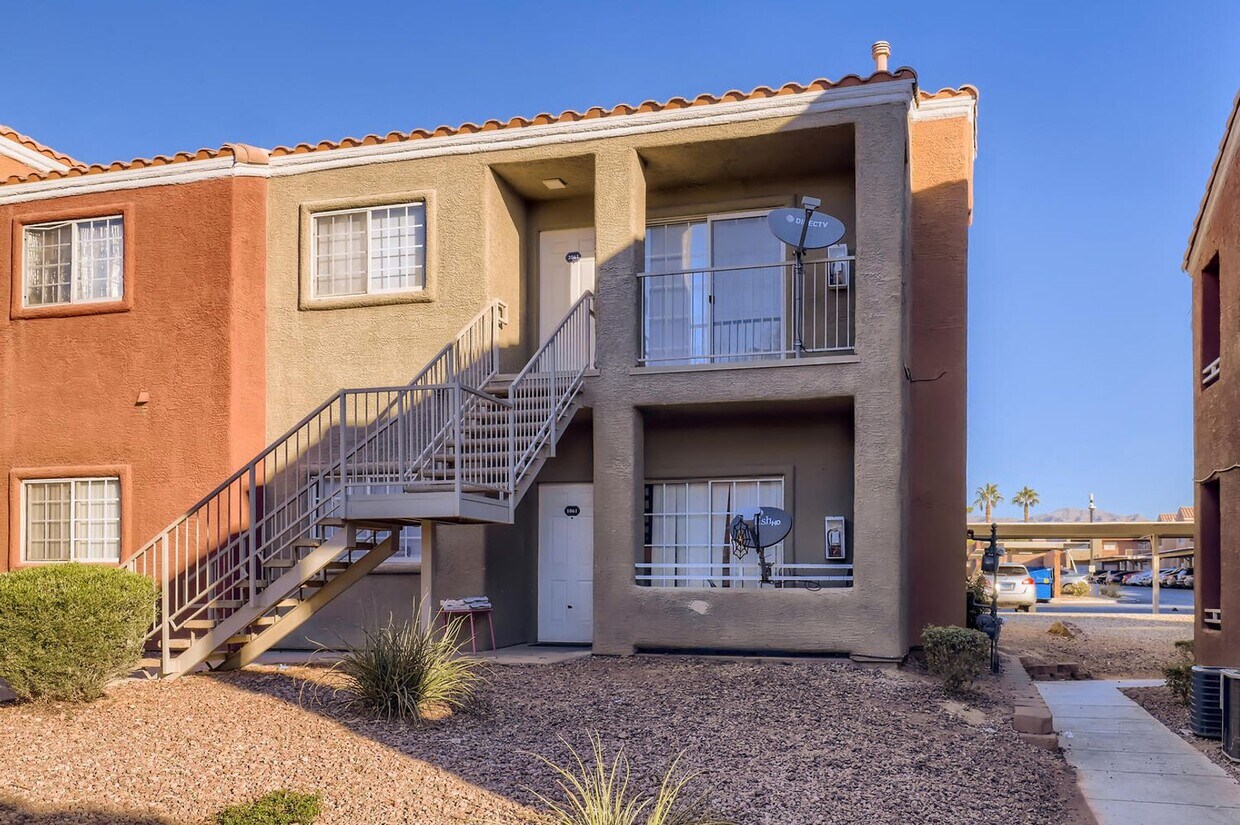 Primary Photo - 2nd Floor Condo in Gated Northeast Communi...
