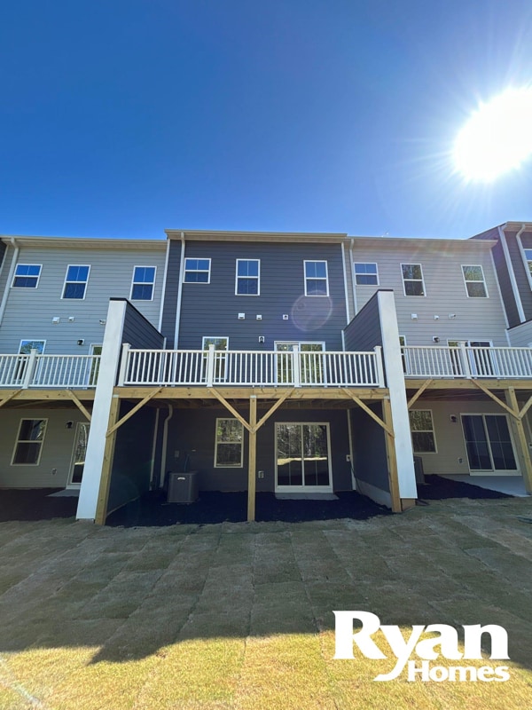 Building Photo - 935 Woods Chapel Rd