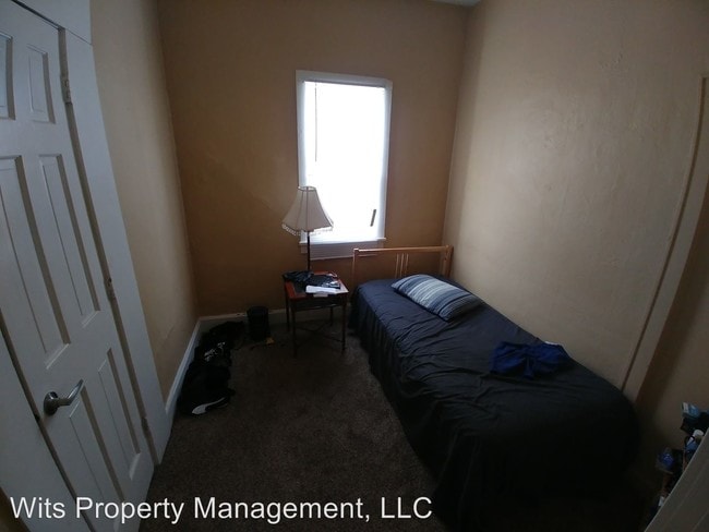 Building Photo - 870 Cook Ave