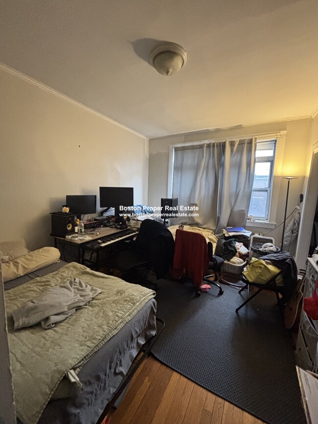 Building Photo - 80 Fenway St