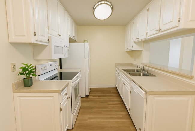 Building Photo - Camino Creek