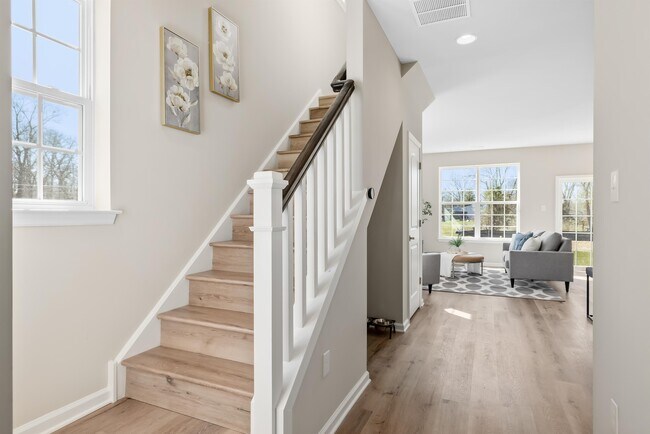 Building Photo - 996 Woodview Ct