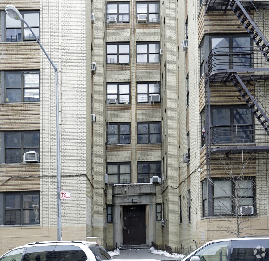 Building Photo - 2205 Creston Ave