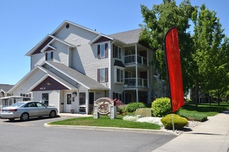 Building Photo - Knightsbridge Communities
