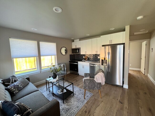 Foto del edificio - Private One Bedroom Unattached ADU with Fu...