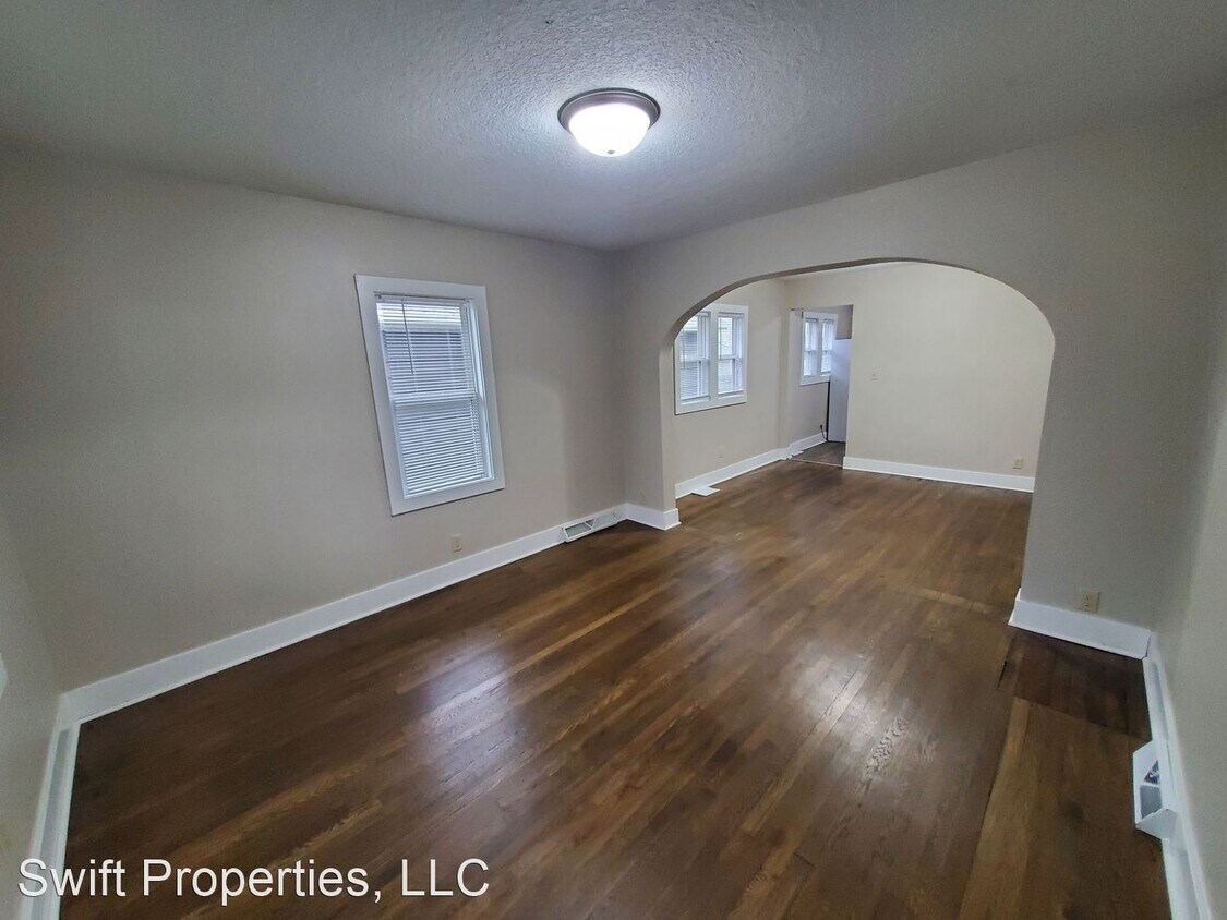 Primary Photo - 2 br, 1 bath House - 2740 East Grand Avenue