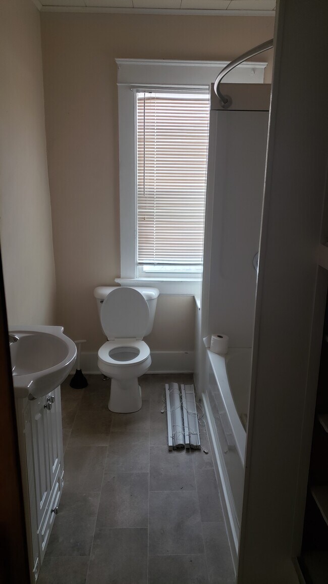 Foto del edificio - 1660 Kentucky St