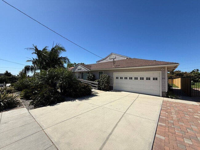 Foto del edificio - Wonderful Spacious Private Home, Above Ventura College