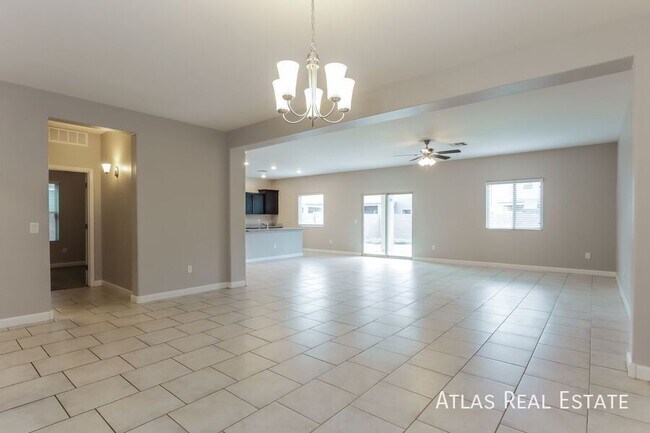 Foto del edificio - 12102 E Metz Dr