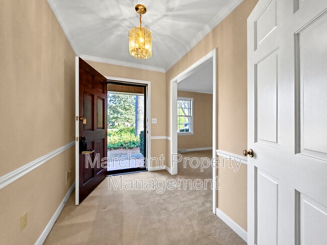 Foto del edificio - 100 Pine Wood Dr